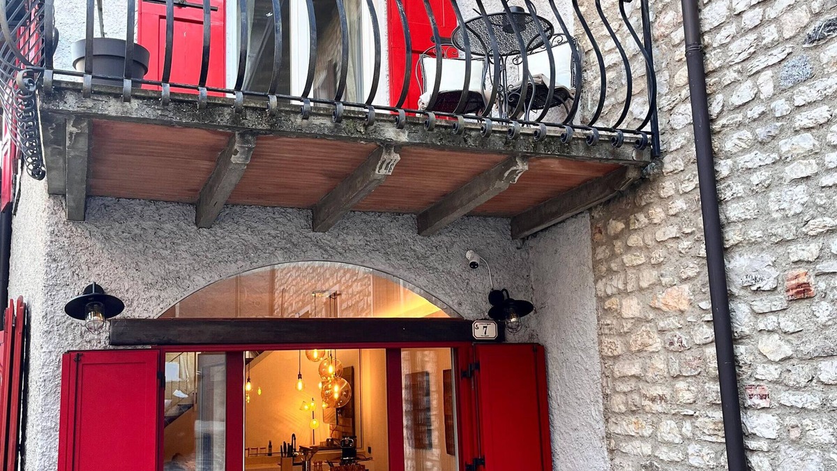 Gardola House | Holiday Home 'Casa Storica Gardola' with Lake View, Wi-Fi and Air Conditioning