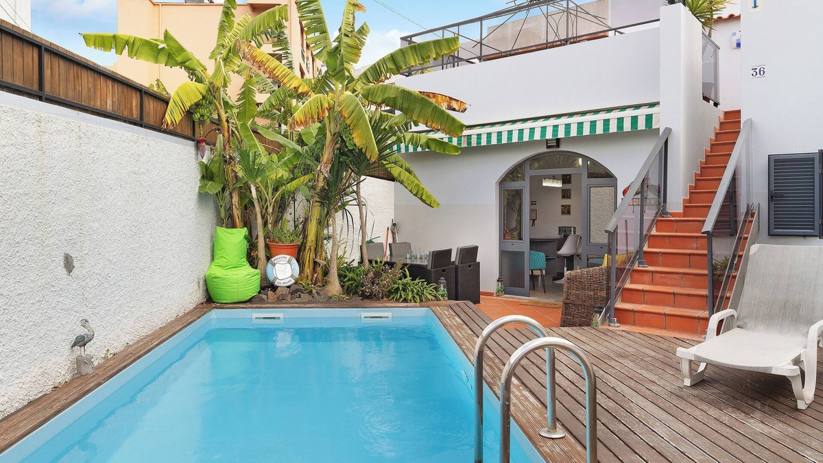 Canico House | Holiday Home "Casa Vila Garajau" with Pool, Terrace & Wi-Fi