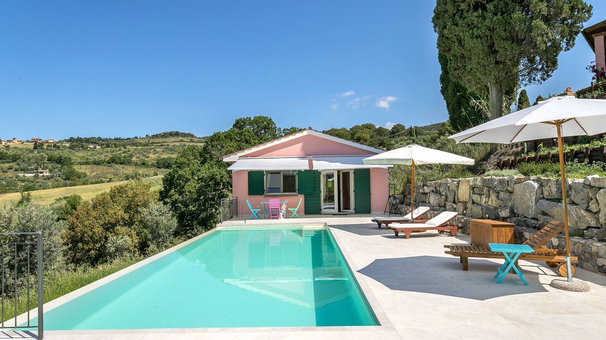 Riparbella House | Holiday Home 'Casetta Maya' with Sea View, Wi-Fi and Air Conditioning