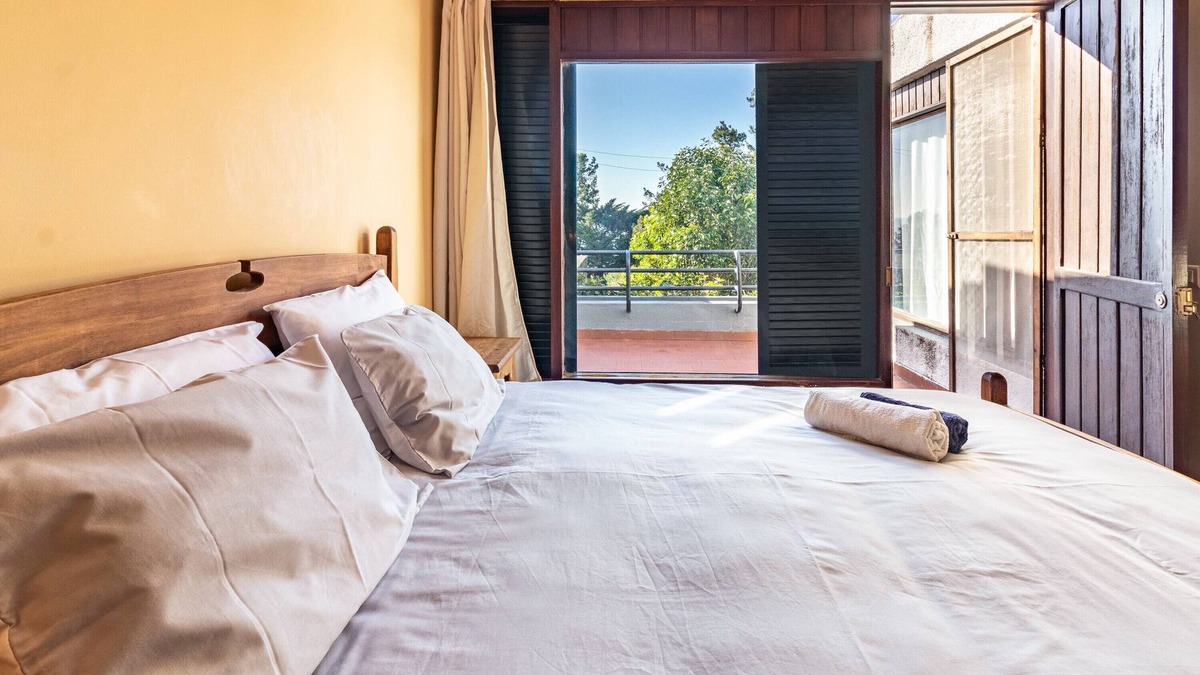 Machico House | Holiday Home "Cayenne" with Sea View, Private Garden and Wi-Fi