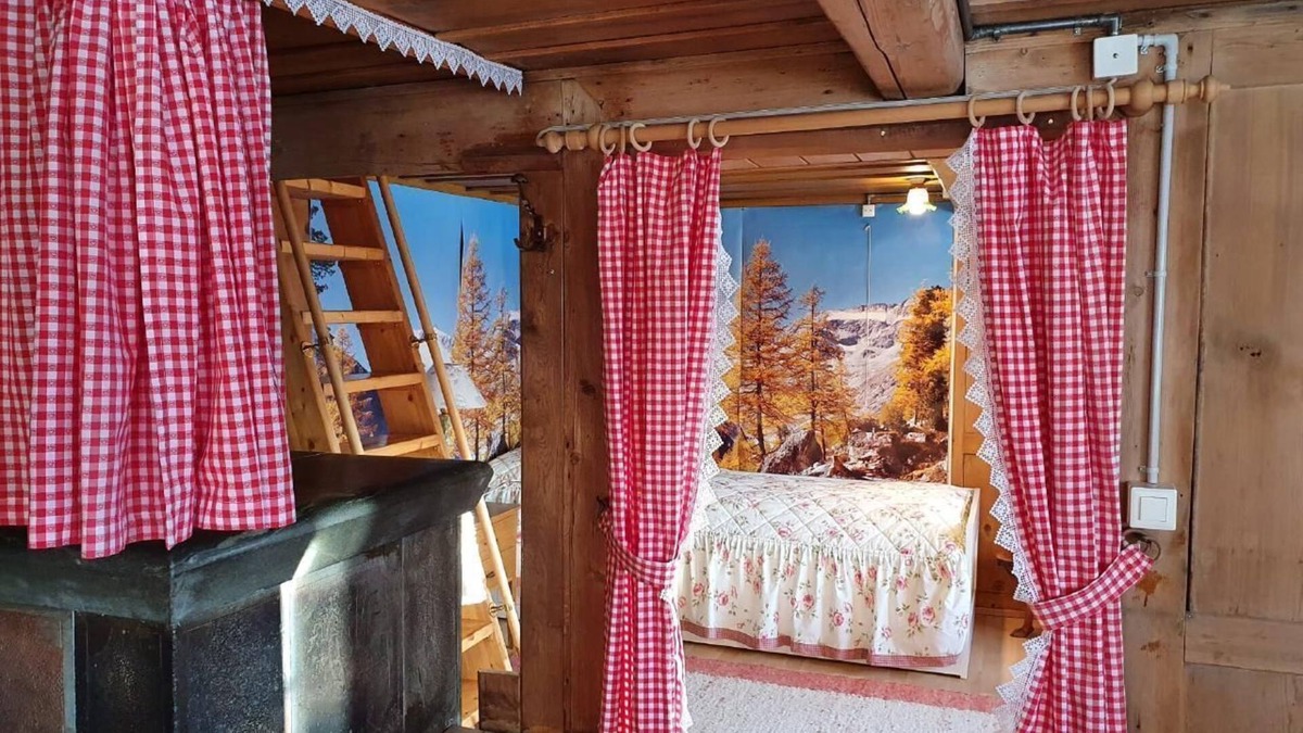 Buerglen Ski Chalet | Holiday home Musikheim