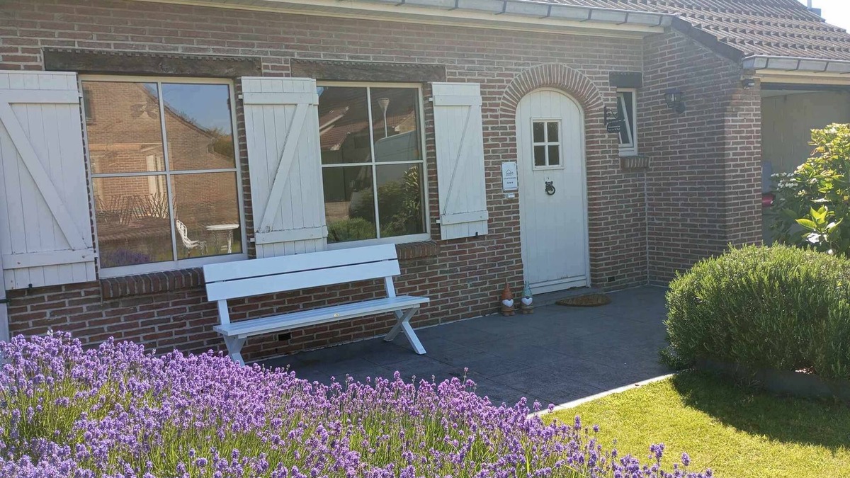 Westende House | Holiday home close to the sea, but also very quiet