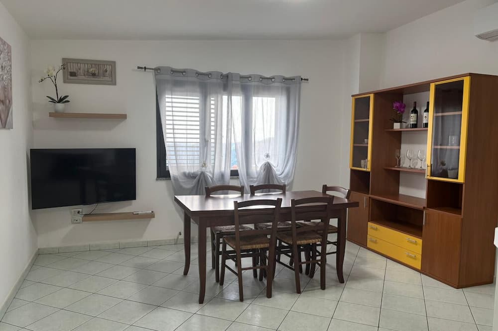 Jerzu House | Holiday Home 'Cuccureddu 2' with Sea View, Wi-Fi and Air Conditioning