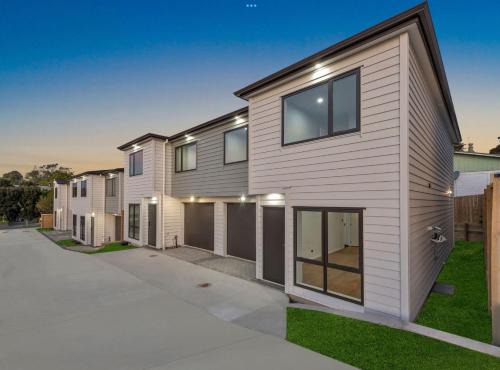 Howick House | Holiday Home East Auckland