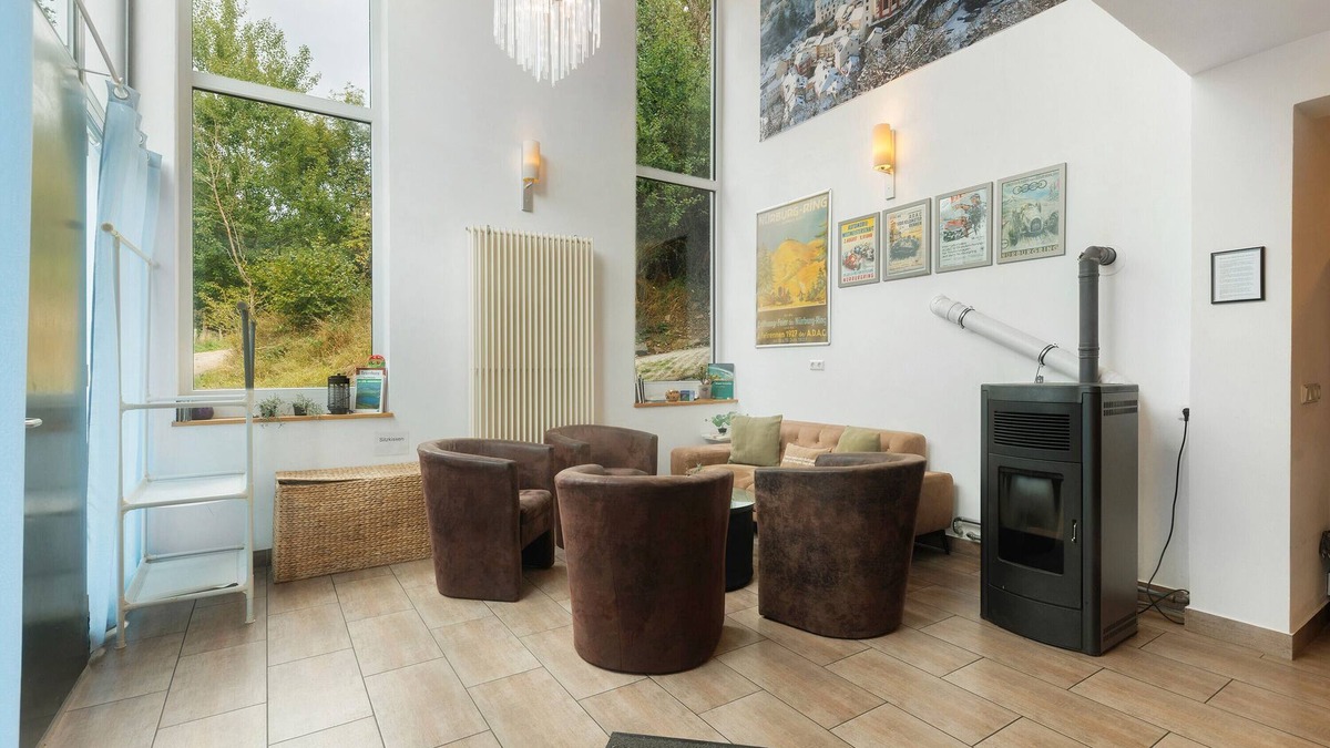 Ammeldingen bei Neuerburg House | Holiday Home 'Eifel Atrium' with Private Terrace and Wi-Fi