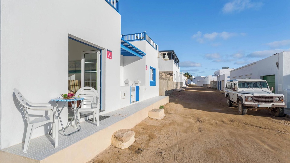 Caleta de Sebo House | Holiday Home "El Sombrerito 1" with Sea View & Wi-Fi