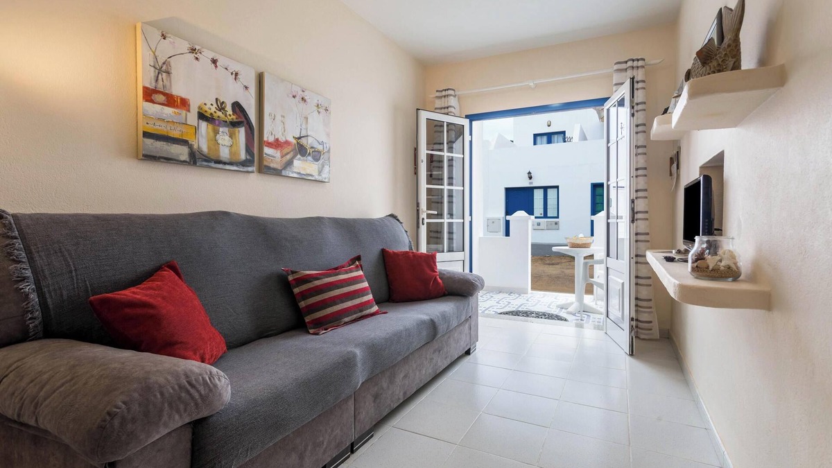 Caleta de Sebo House | Holiday Home "El Sombrerito 4" with Terrace & Wi-Fi