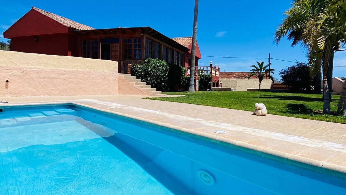 Granadilla de Abona House | Holiday Home 'El Pinito' with Sea View, Wi-Fi and Air Conditioning