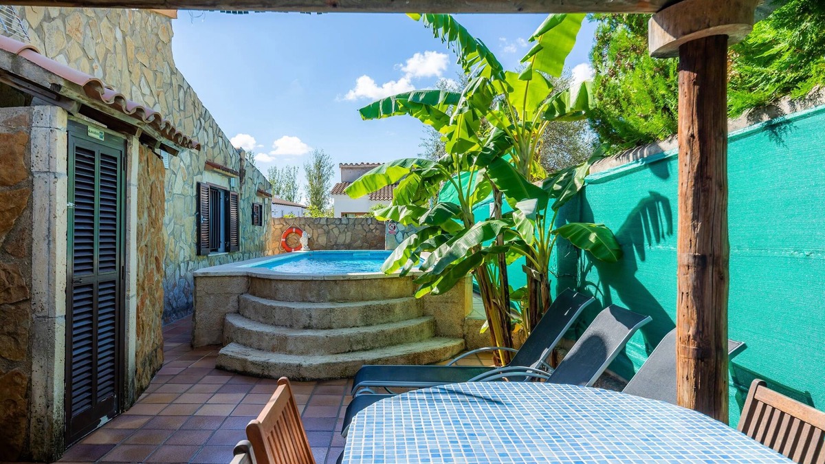 Alcudia House | Holiday Home ’Casa Paqui Alcudia’ with Wi-Fi, Garden, Terraces & Pool