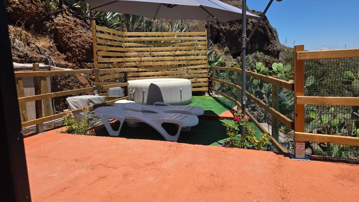 Valsequillo de Gran Canaria House | Holiday Home "Ca' Navarro" with Sea View, Terraces & Wi-Fi