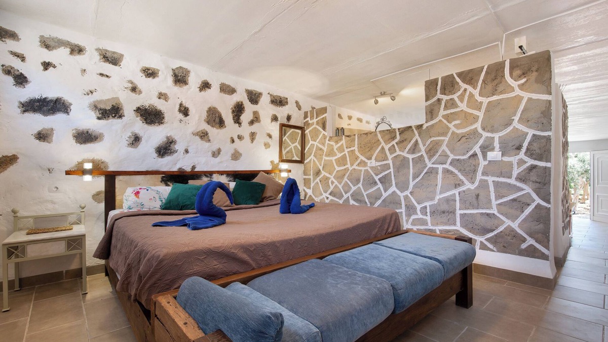 Tuineje House | Holiday Home 'Esencia Eco-rústico - Adults Only' with Shared Pool and Garden