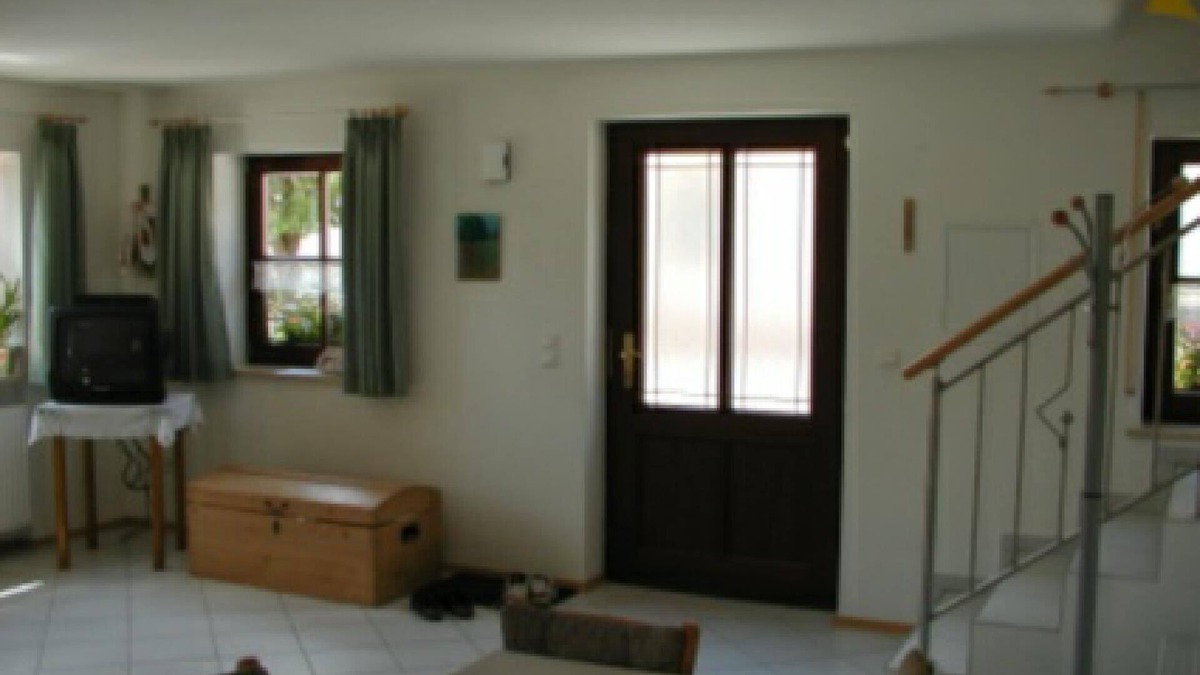 Neuendettelsau House | Holiday Home 'Ferienhaus Bis 5 Personen' with Shared Terrace and Wi-Fi