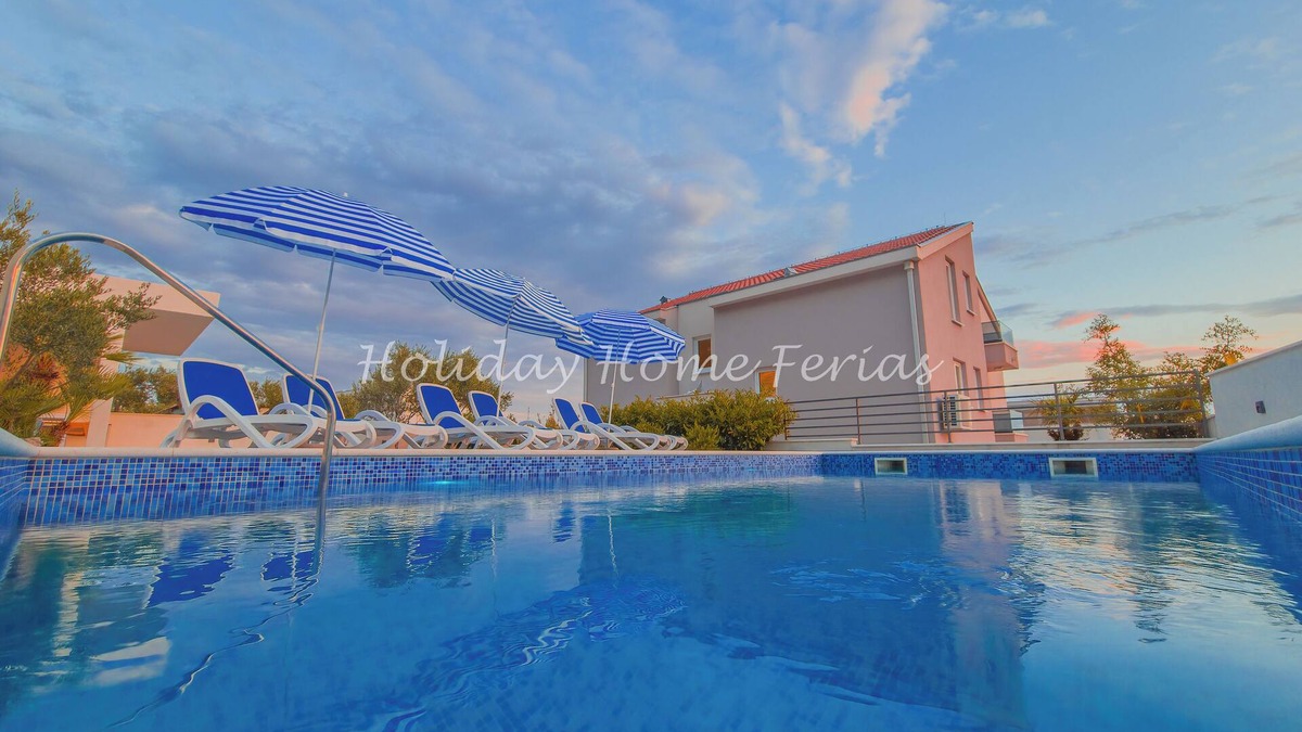 Makarska Villa | Holiday Home Ferias in Makarska for 6 - Private Pool, Parking, BBQ & Fast Wi-Fi