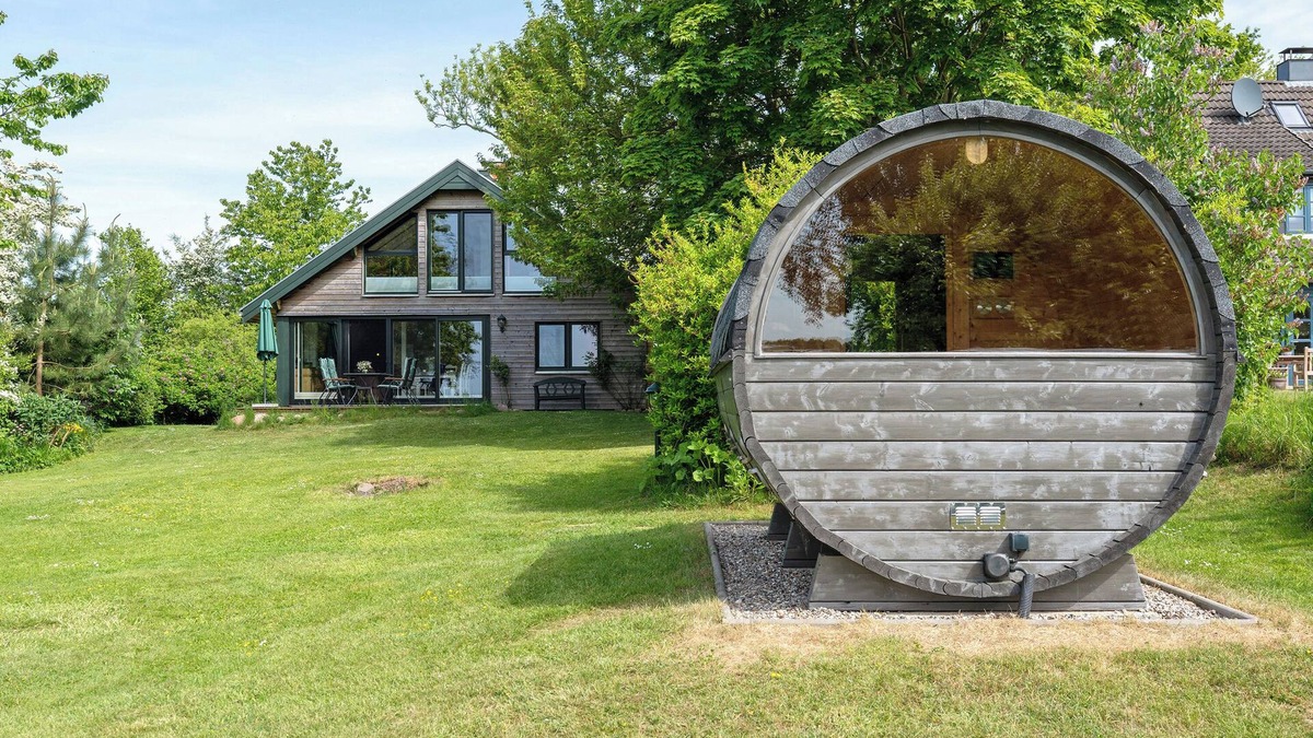 Ulsnis House | Holiday Home 'Ferienhaus Schleiblick' with Sea View, Private Terrace and Wi-Fi