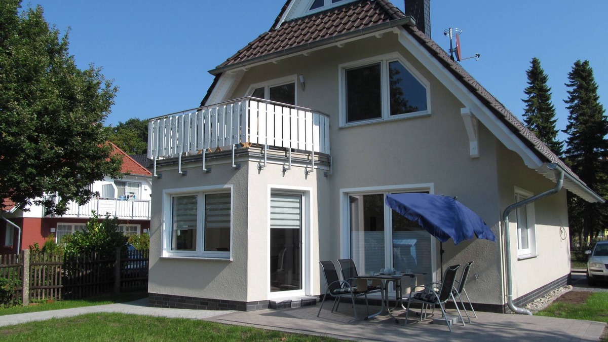 Zingst House | Holiday home for 4 guests with 90m² in Zingst (68896)