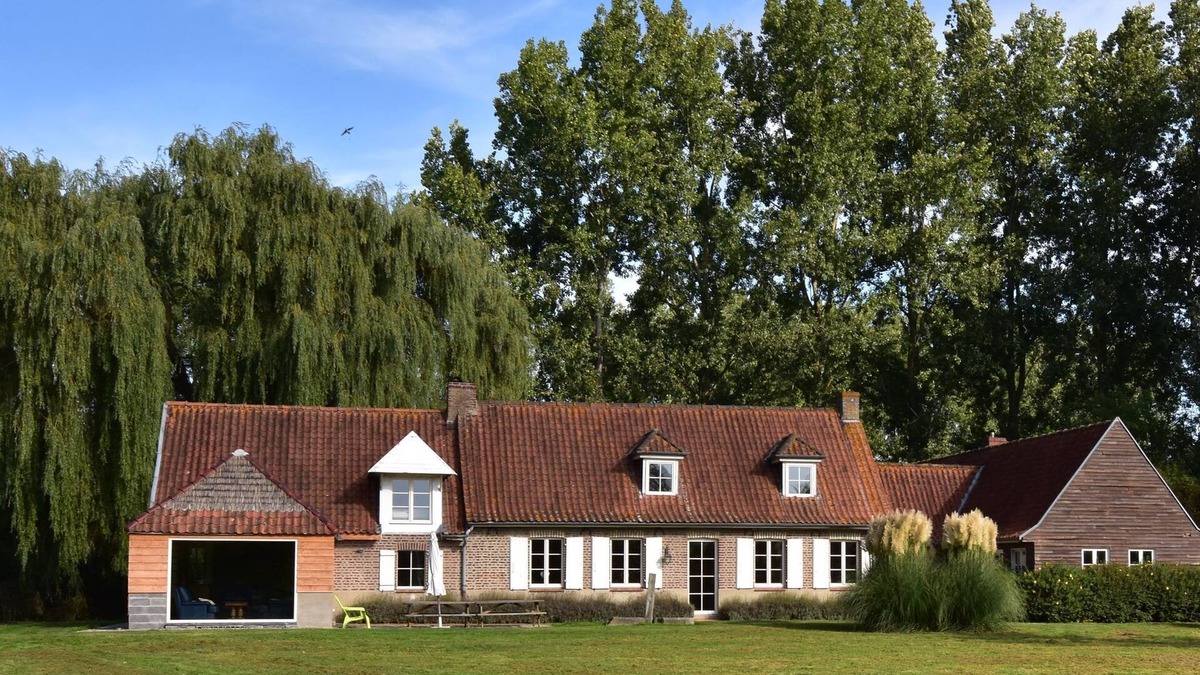 Saint-Omer House | Holiday Home in Saint-Omer near Lake & Forest