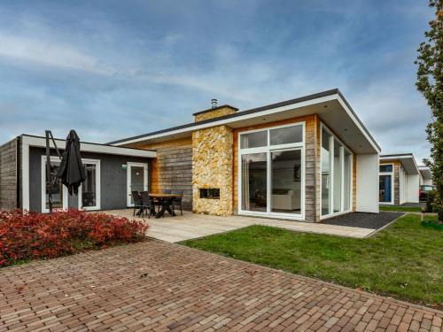Gasthuis House | Holiday Home Green Resort Mooi Bemelen by Interhome