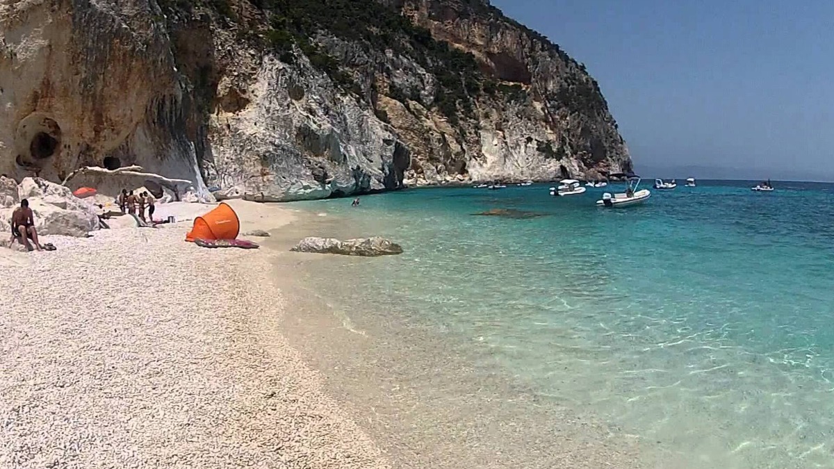 Bari Sardo House | Holiday Home 'Guest House Sa Figumoru Relax Mare' with Mountain View, Wi-Fi and Air Conditioning
