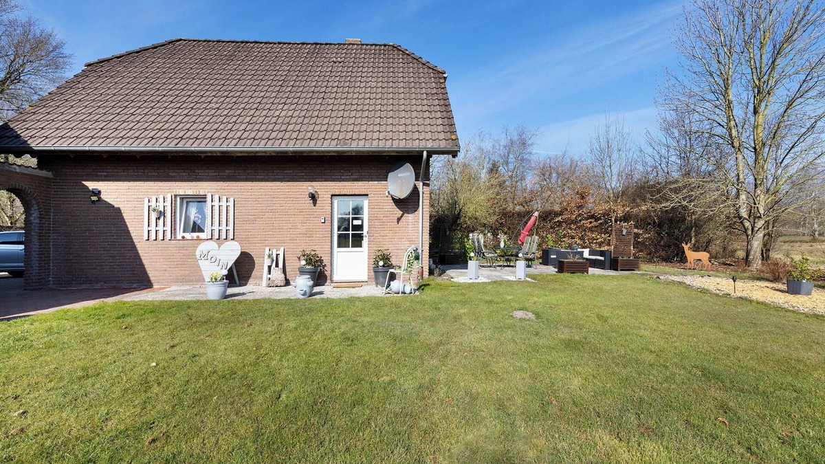 Theene House | Holiday Home 'Harmonie' with Private Terrace, Wi-Fi and Air Conditioning