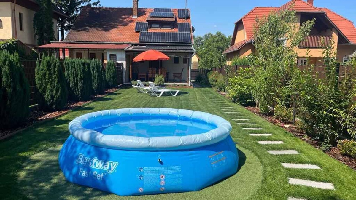 Balatonmariafurdo House | Holiday home in the center, just 400 m from the beach