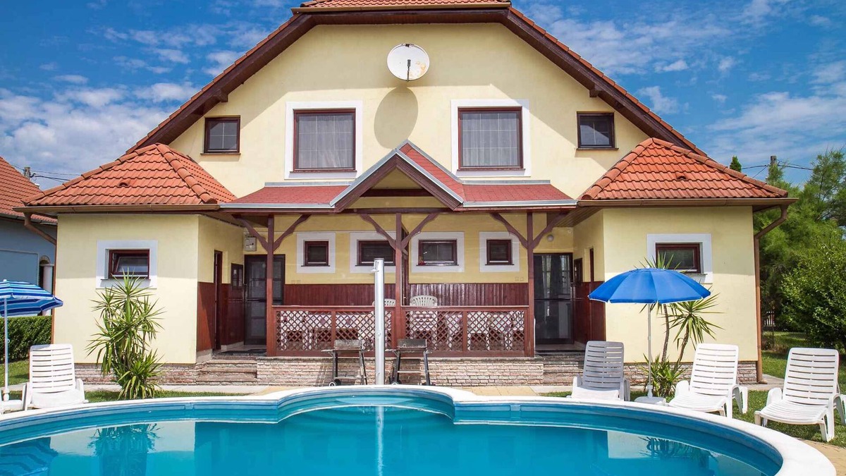 Balatonmariafurdo House | Holiday home in a quiet location near the beach with pool and barbecue