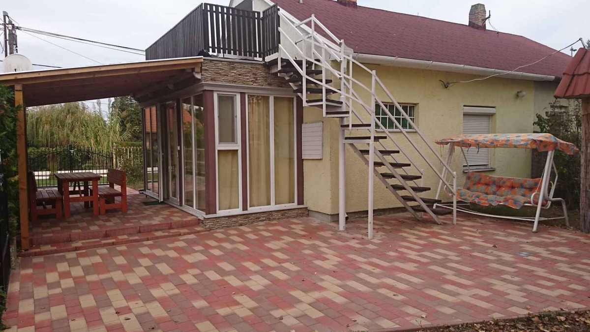 Balatonmariafurdo House | Holiday home with barbecue and parking