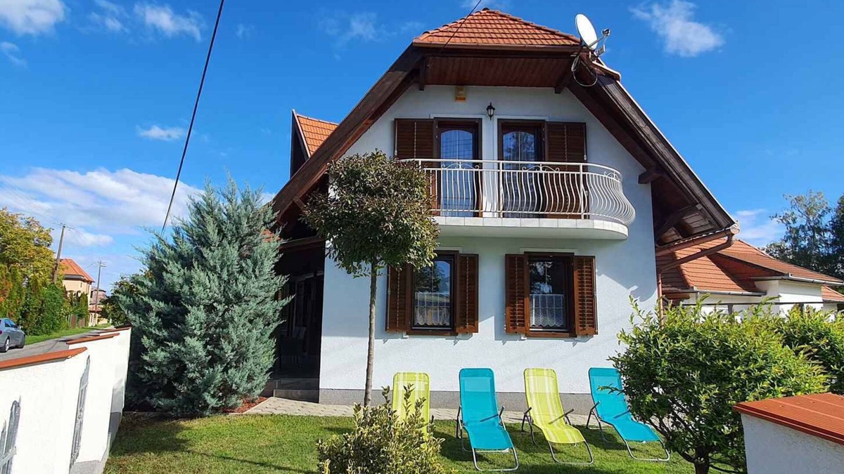 Balatonmariafurdo House | Holiday home near water with air conditioning and internet