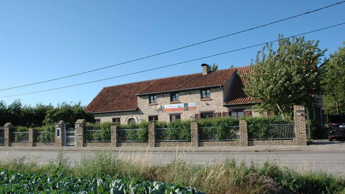 Leisele House | Holiday Home in Alveringem near Coast