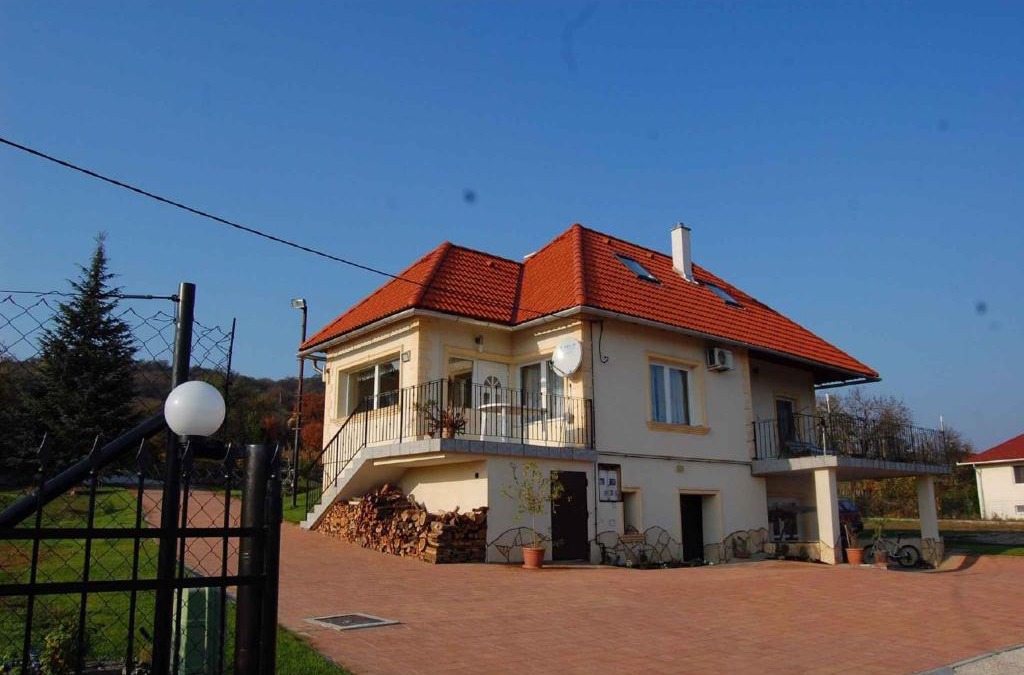 Balatonalmadi House | Holiday home in Balatonalmadi 38980