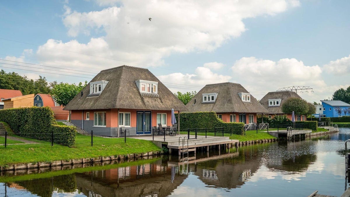 Midlaren House | Holiday Home in De Bloemert