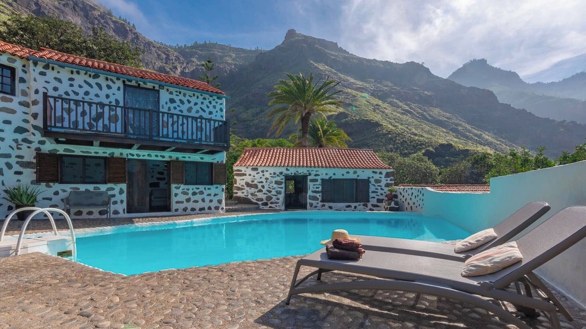 Agaete House | Holiday Home in El Risco with Private Pool