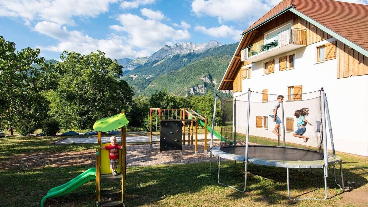 Giez Apartment | Holiday home in Haute-Savoie near Lake Annecy