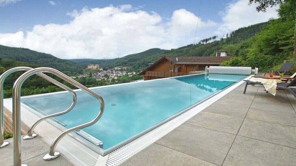 Malberg House | Holiday home in Malberg with swimming pool