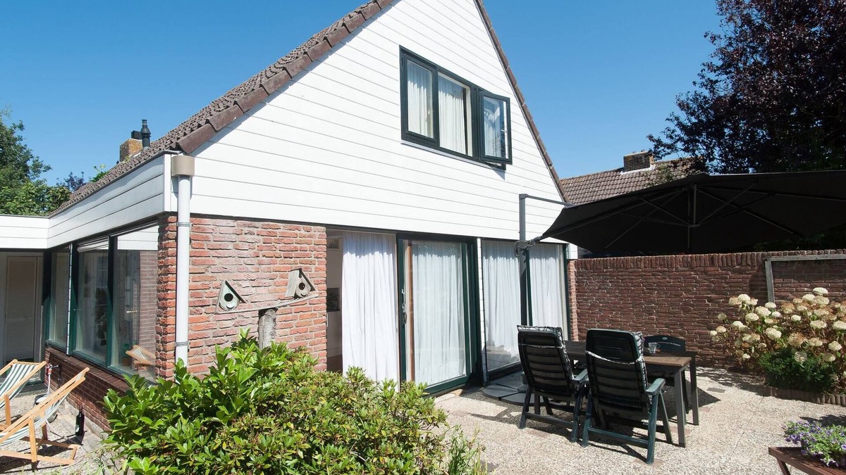 Municipality of Noordwijk House | Holiday Home in Noordwijkerhout by Lake