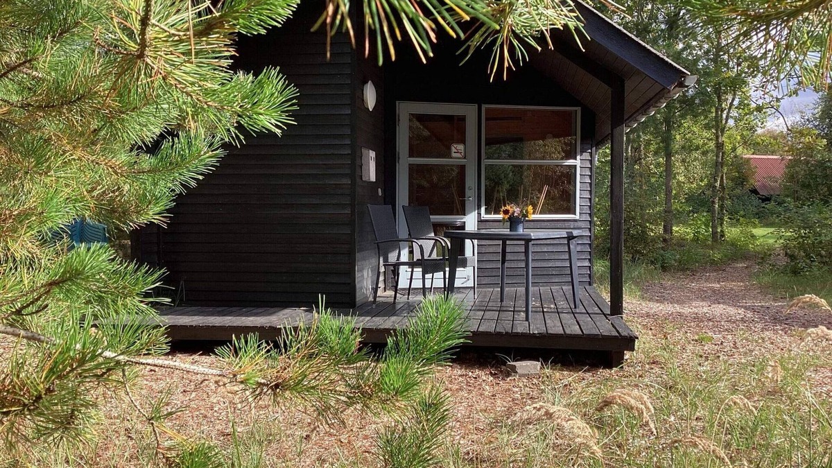Rødhus House | Holiday Home in Pandrup With Shared Bathroom