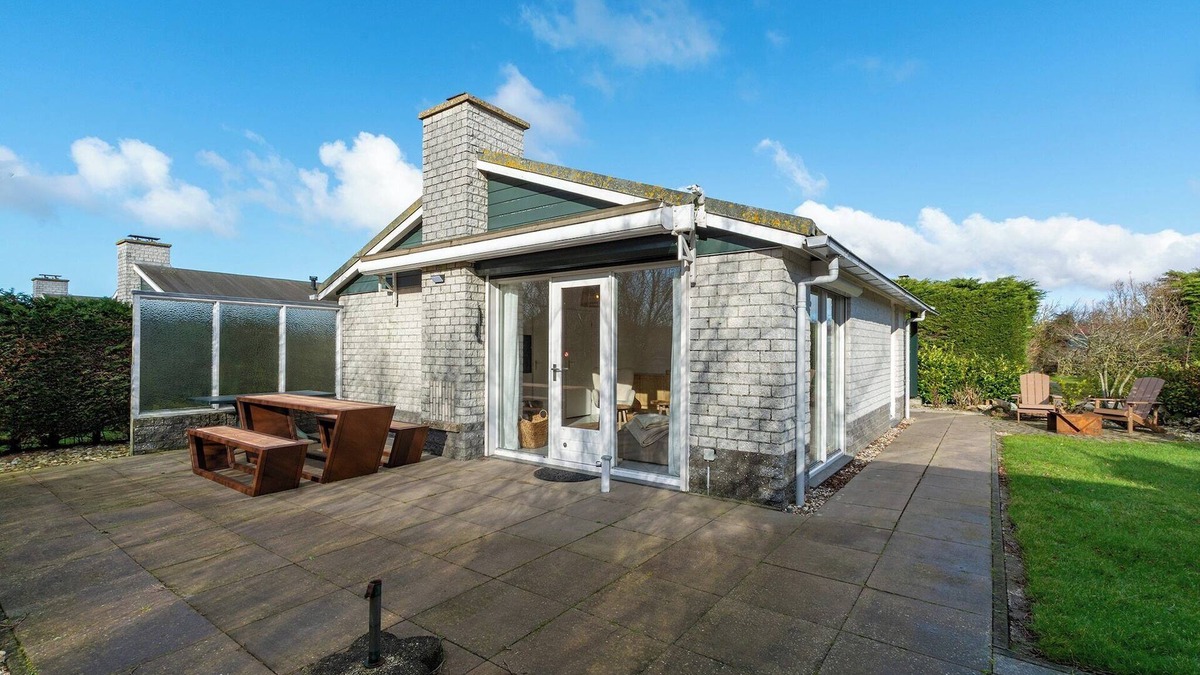 Petten House | Holiday Home in Petten near Sandy Beach