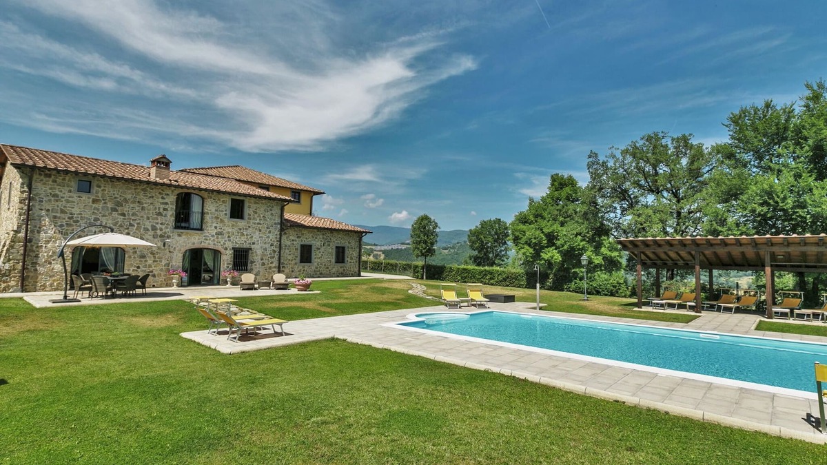 Poppi Villa | Holiday Home in Poppi with Castle View