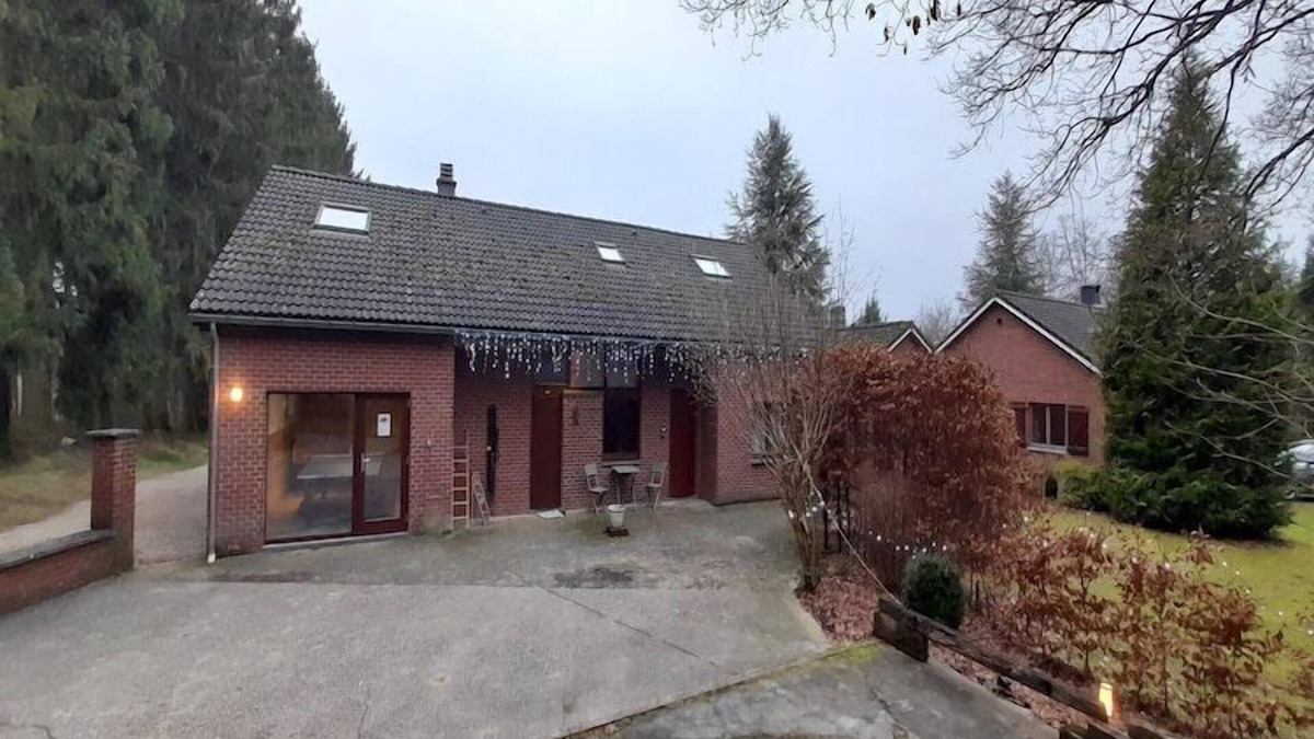 Bellevaux House | Holiday Home in Recht with Garden