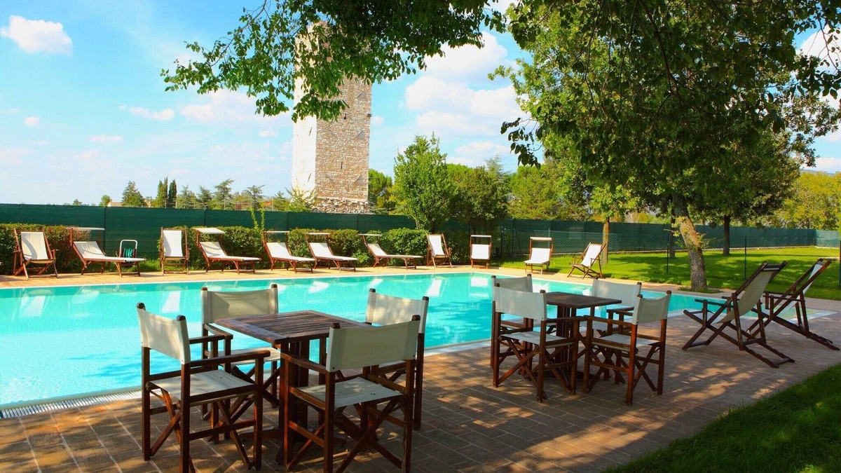 Spello Apartment | Holiday Home in Spello with Pool & BBQ