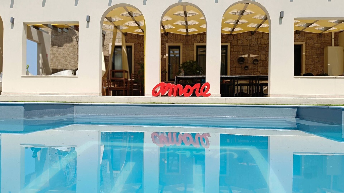 Stroncone House | Holiday Home 'In Villa Con Piscina' with Shared Pool, Wi-Fi and Air Conditioning