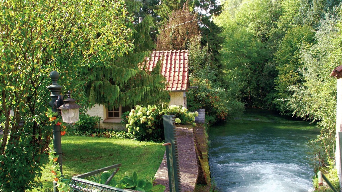 Vitz-sur-Authie House | Holiday Home in Vitz-Sur-Authie Garden View