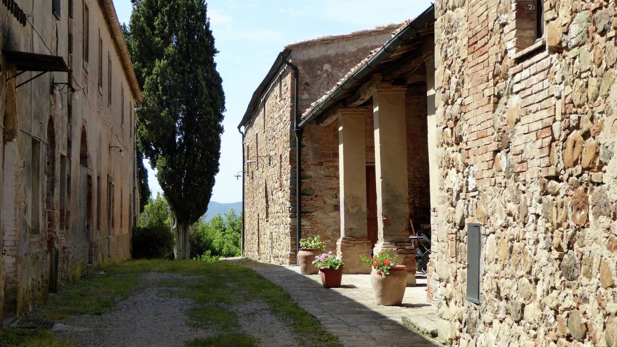 Saline di Volterra House | Holiday Home in Volterra With Pool and Terrace