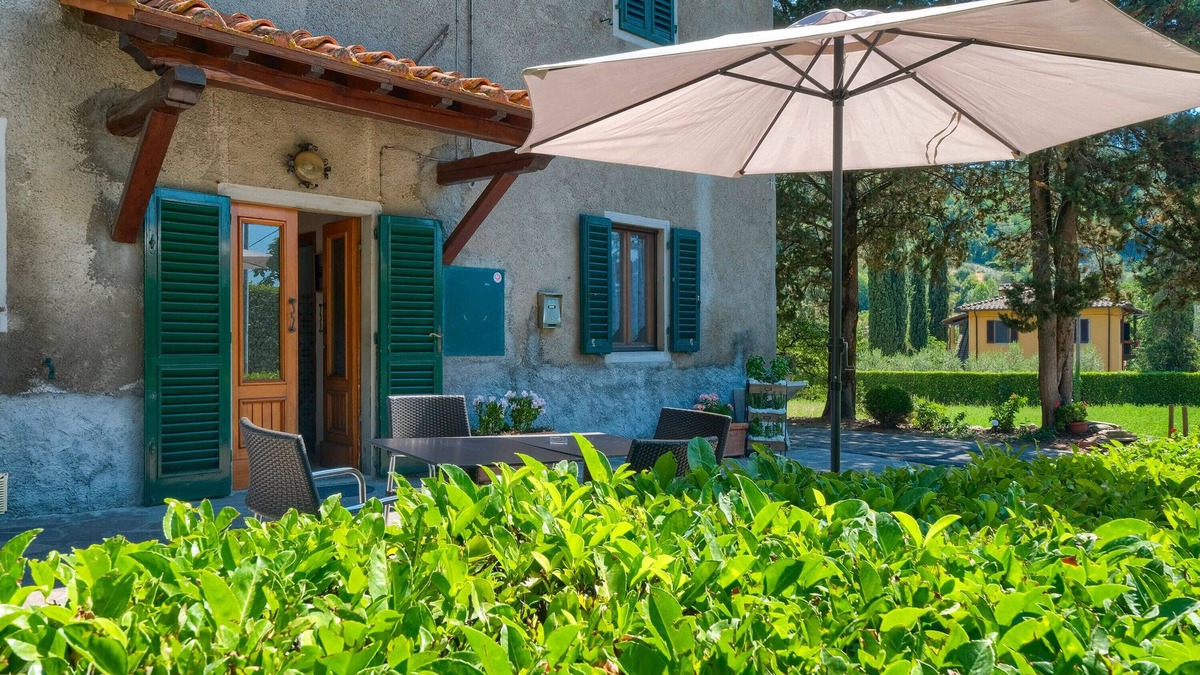 Borgo San Lorenzo House | Holiday Home 'L'aia Dì Trippa All'Aria Mugello' with Private Garden and Wi-Fi