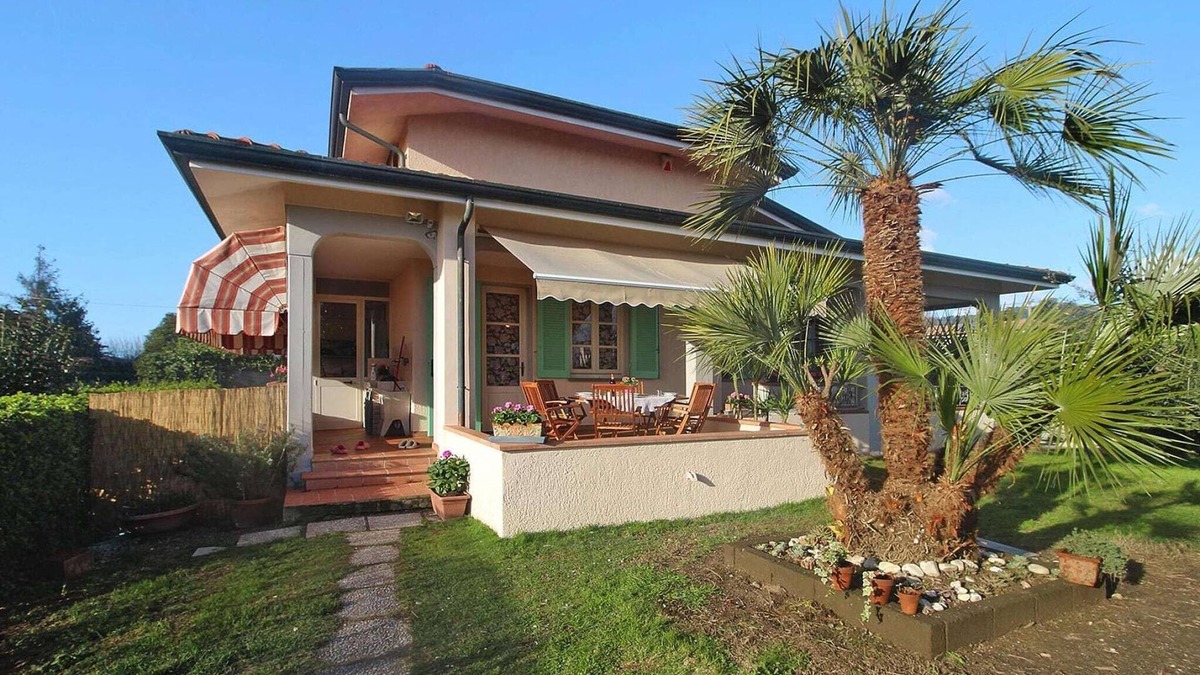 Camaiore House | Holiday Home in Versilia near Sandy Beaches