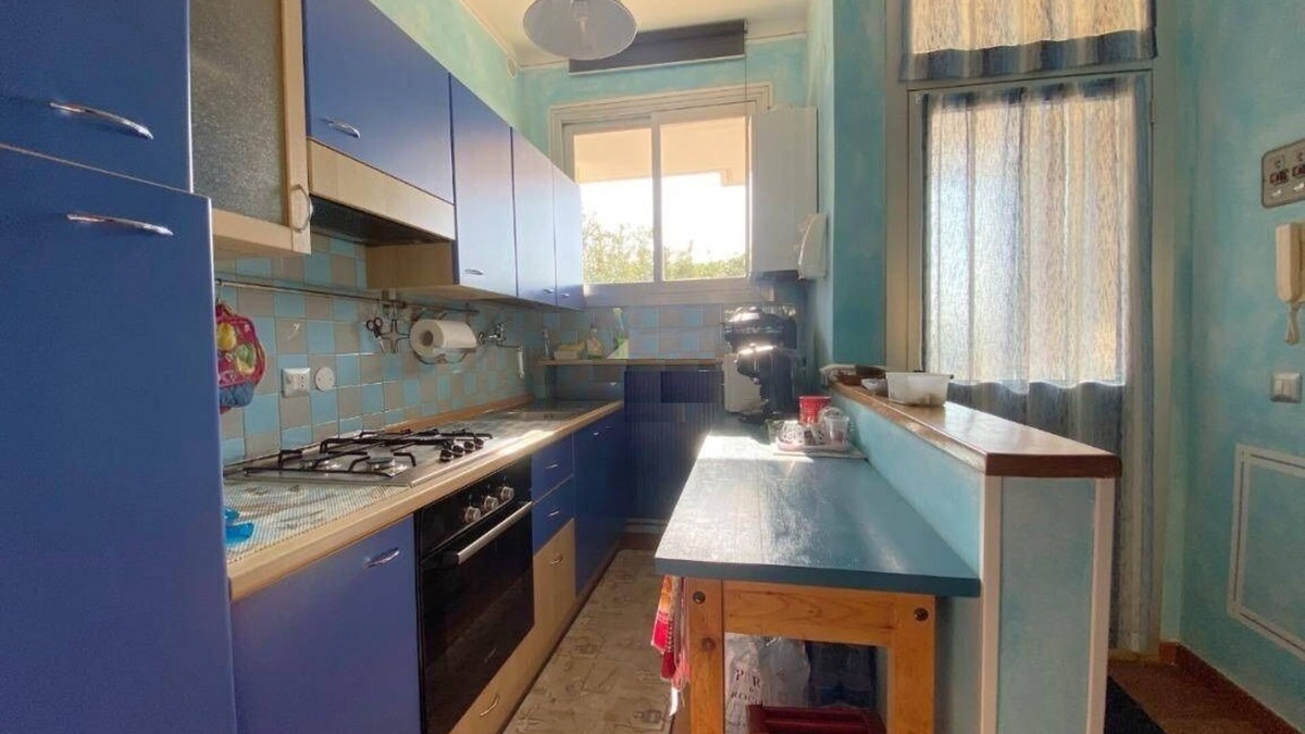 Marina di Carrara Apartment | Holiday home Leonida sea front close to the mountain, Marina di Carrara downtown