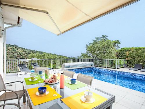 Llauro House | Holiday Home Jardins de Camille by Interhome