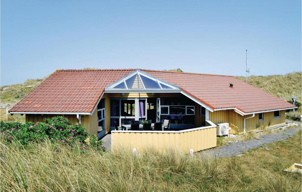 Bjerregard Strand House | Holiday Home Julianevej Iii