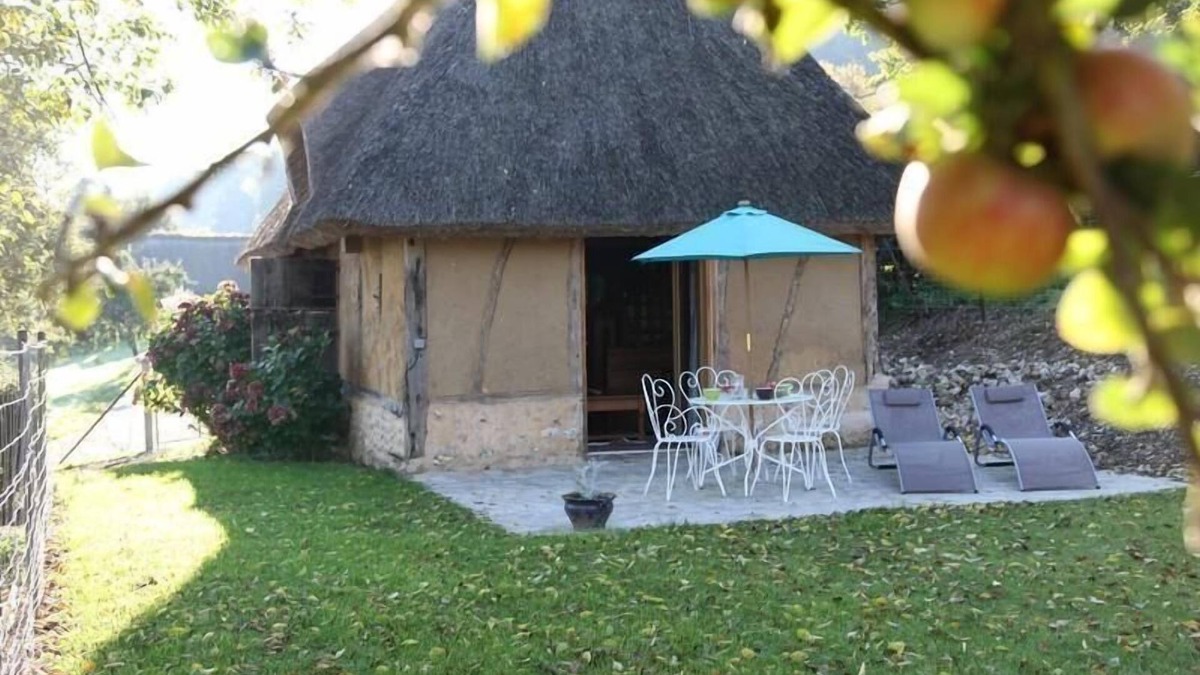 Marais-Vernier House | holiday home "L'Etable d'Emile