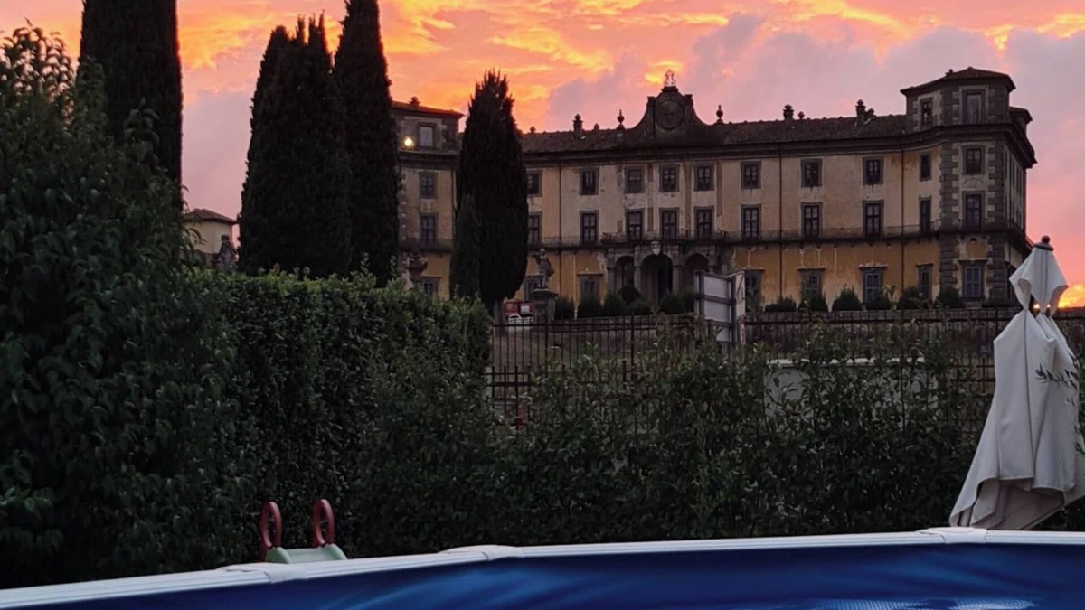 Borgo a Buggiano House | Holiday Home 'La Tana Di Ulisse' with Shared Pool, Shared Garden and Wi-Fi