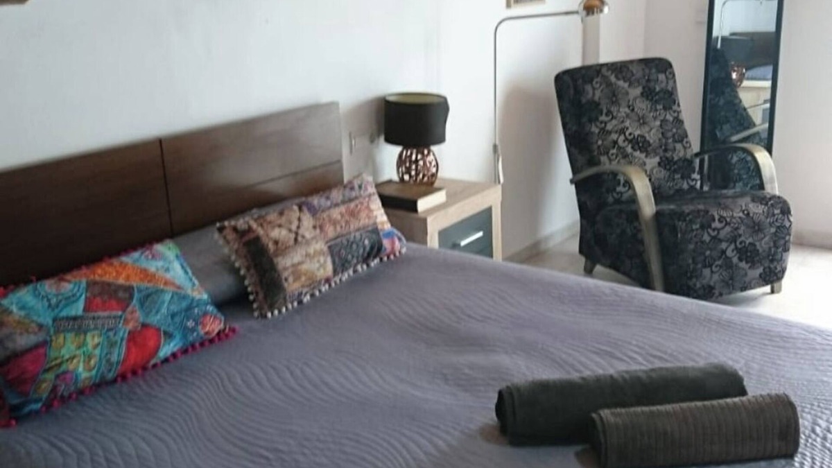 La Trinidad House | Holiday Home 'La Casita De Briales' with Private Terrace, Wi-Fi and Air Conditioning